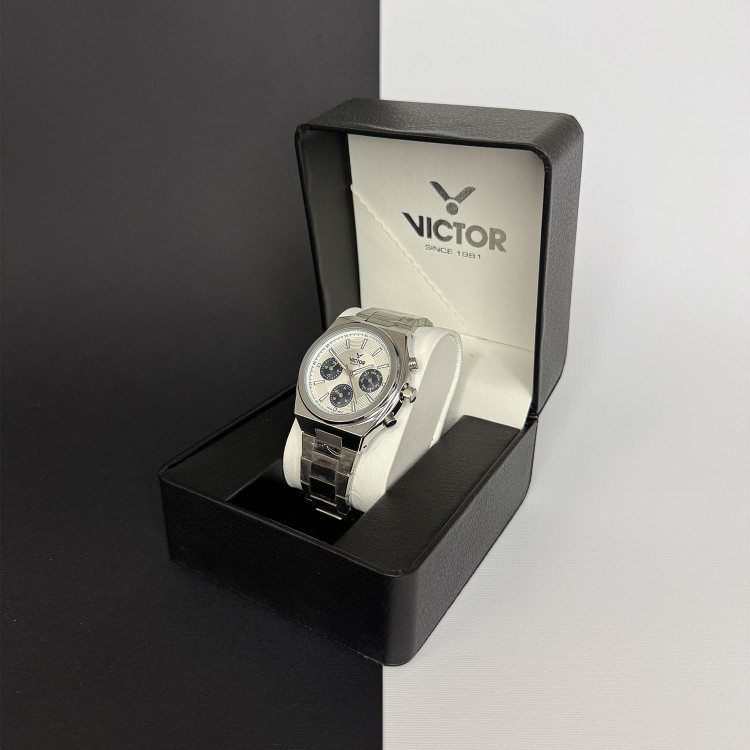 ساعت مردانه ویکتور V5662-04، ساعت سه موتوره کرنوگراف با بدنه استیل نقرهای و صفحه سفید کلاسیک