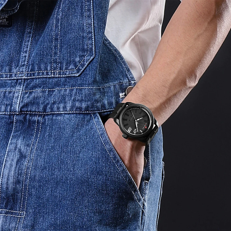 ساعت مچی مردانه نیوی فورس مدل NF9202 با بند سیلیکونی مشکی، صفحه مشکی و جزئیات سفید، مناسب استایل اسپرت، روزمره و دانشجویی