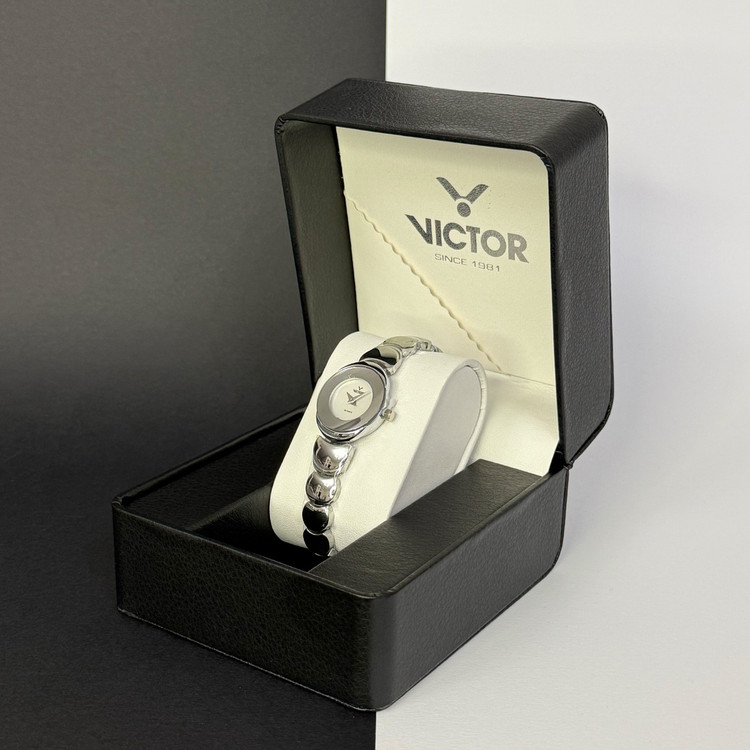 ساعت مچی زنانه ویکتور مدل V5778-03 با صفحه سفید کلاسیک و بند استیل ضدزنگ و ضدخش